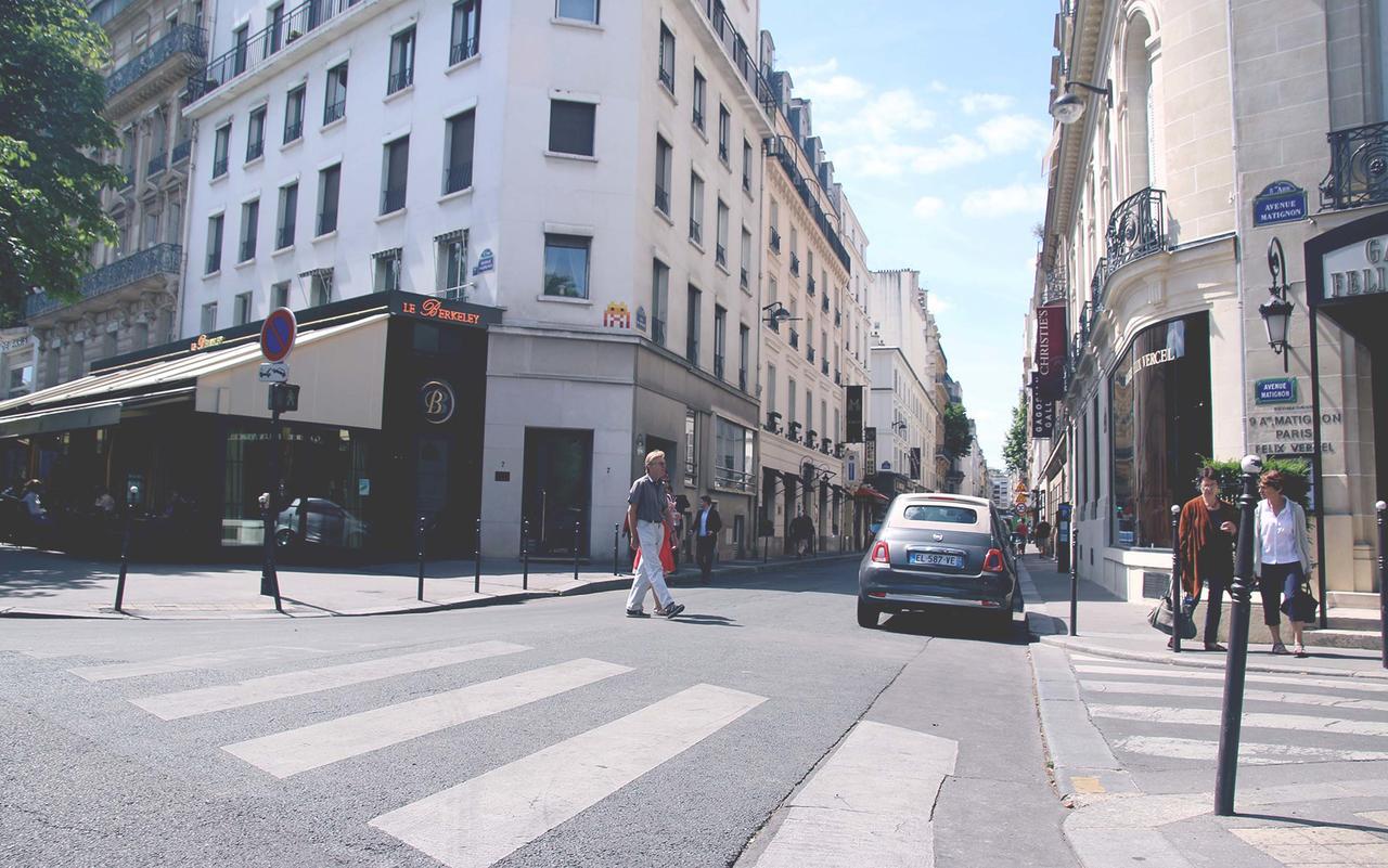 Rue De Ponthieu Central Furnished Apartment Paris Luaran gambar