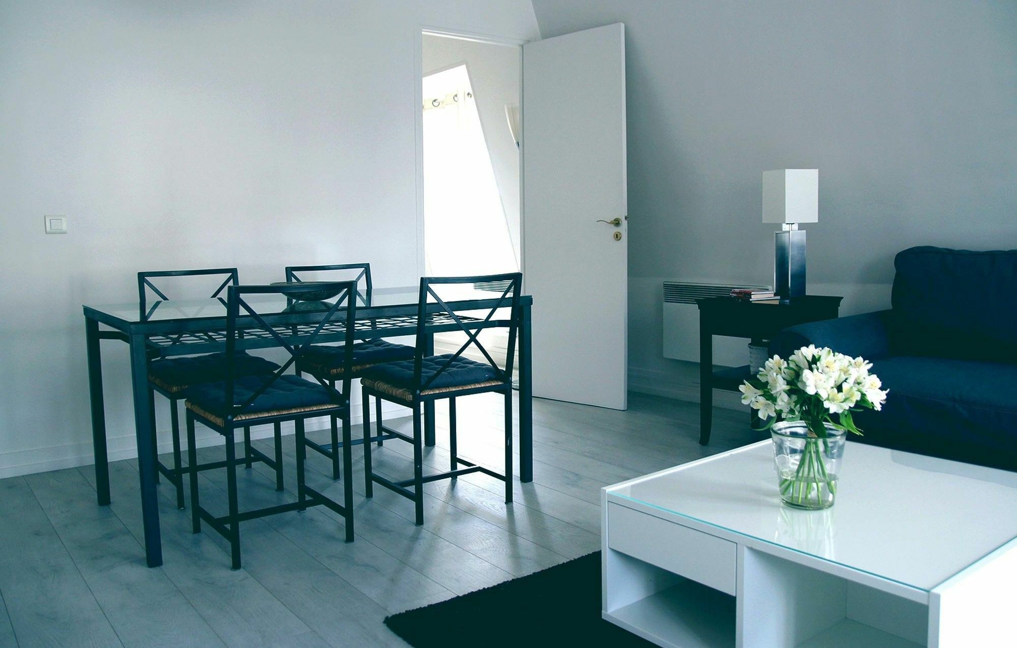 Rue De Ponthieu Central Furnished Apartment Paris Luaran gambar