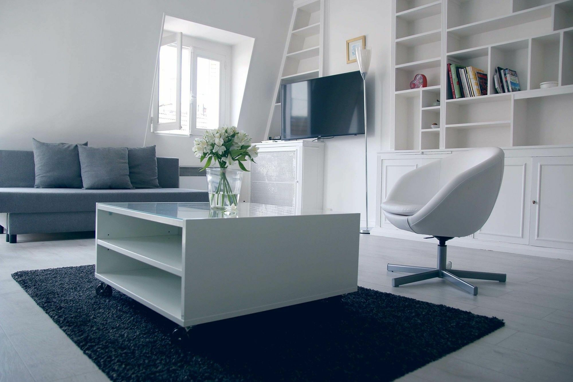 Rue De Ponthieu Central Furnished Apartment Paris Luaran gambar