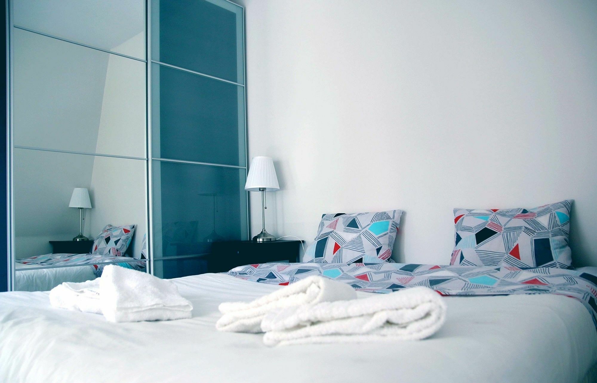 Rue De Ponthieu Central Furnished Apartment Paris Luaran gambar
