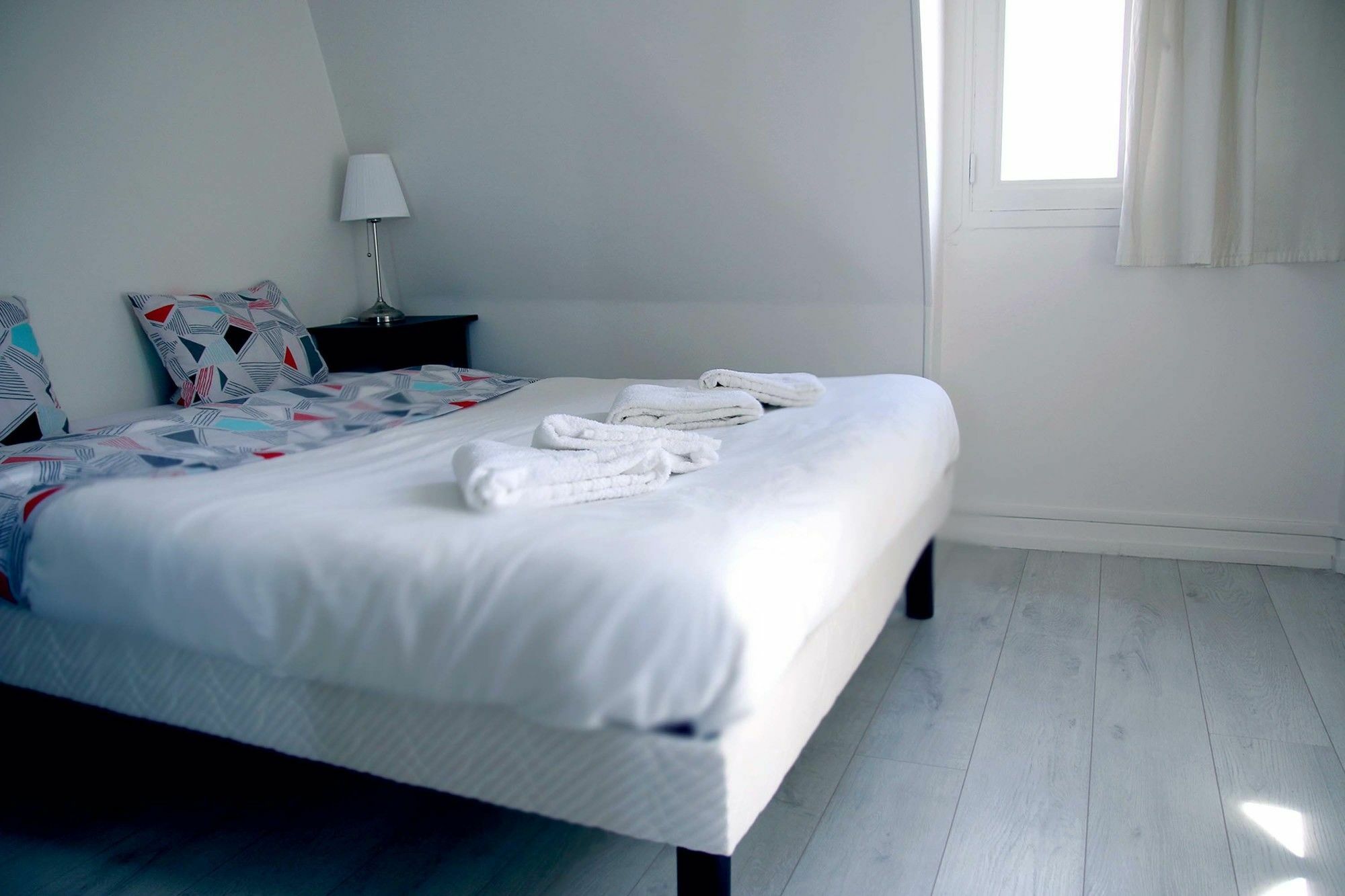 Rue De Ponthieu Central Furnished Apartment Paris Luaran gambar
